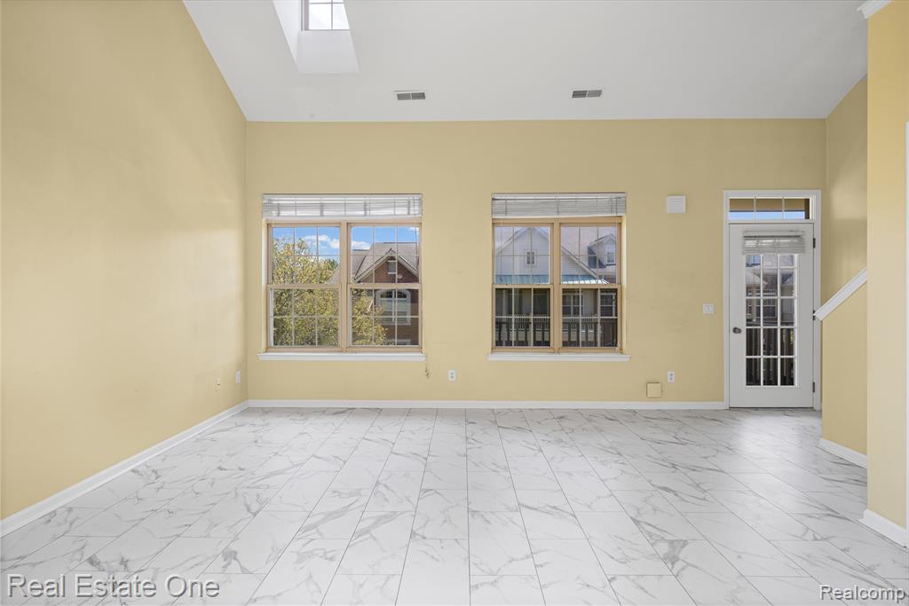 160 Sandy Lane, Walled Lake, MI 48390 — Photo 20