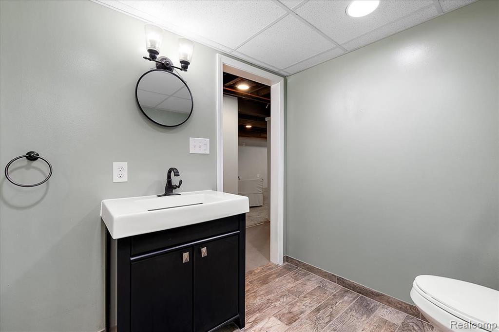 854 PINECREST Drive, Ferndale, MI 48220 — Photo 29