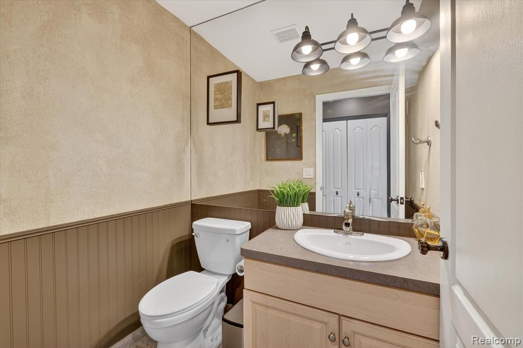 10384 Overhill Drive, Brighton, MI 48114 — Photo 17