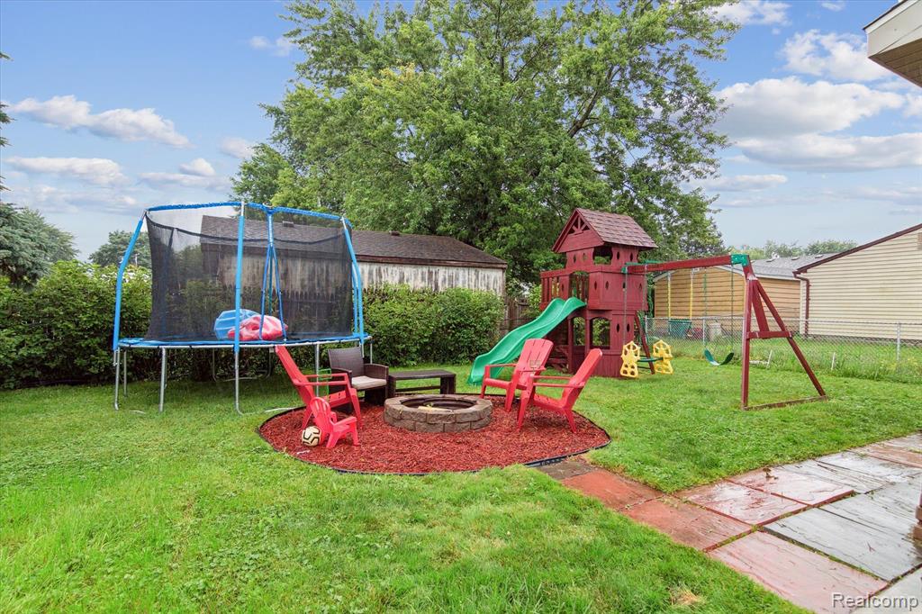 41551 HAMLIN Street, Belleville, MI 48111 — Photo 37