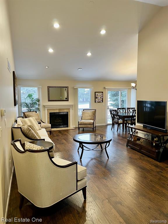 240 WINDING BROOK, 104, Commerce Twp, MI 48390 — Photo 6