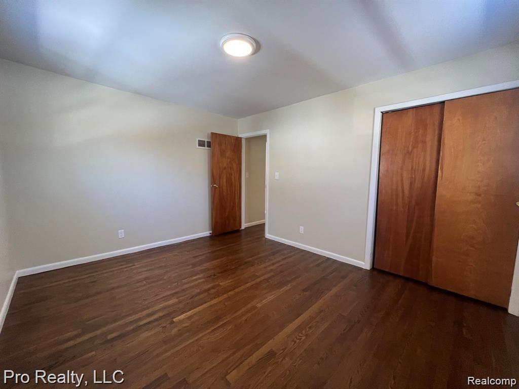 509 CREST Lane, Jonesville, MI 49250 — Photo 6