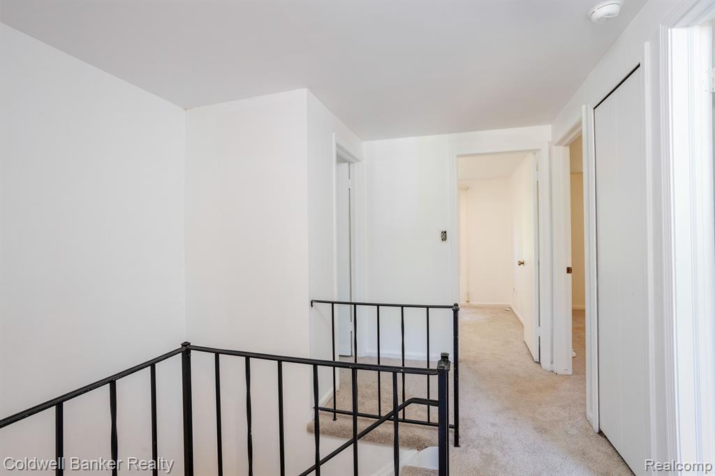5310 HERTFORD Drive, Troy, MI 48085 — Photo 18