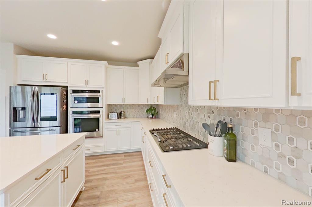 51060 LAUREL Park Drive, Canton, MI 48188 — Photo 15