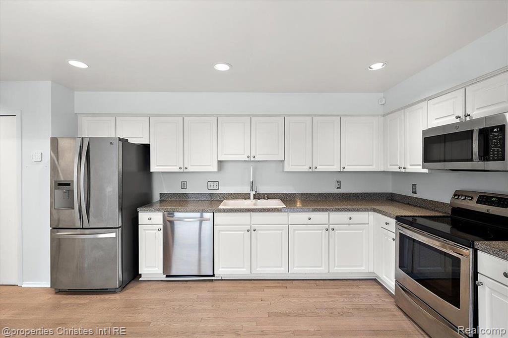 1806 S Hill Boulevard, Bloomfield Hills, MI 48304 — Photo 14