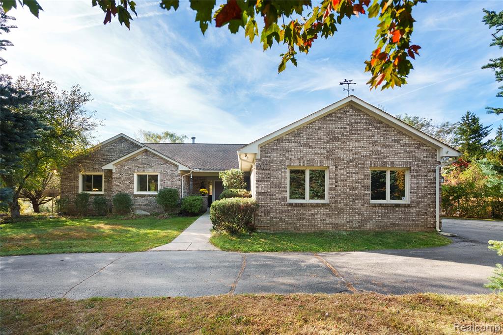 990 Brewer Road, Leonard, MI 48367 — Photo 3