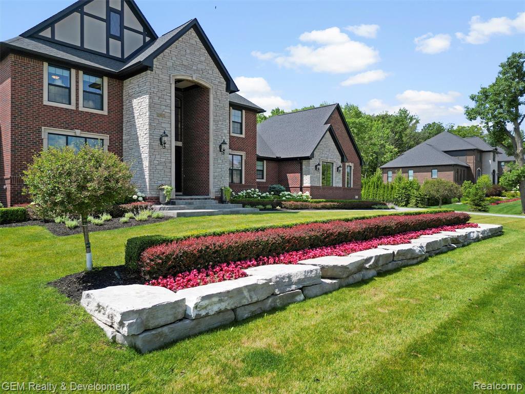 47545 Casa Loma Court, Northville, MI 48167 — Photo 2