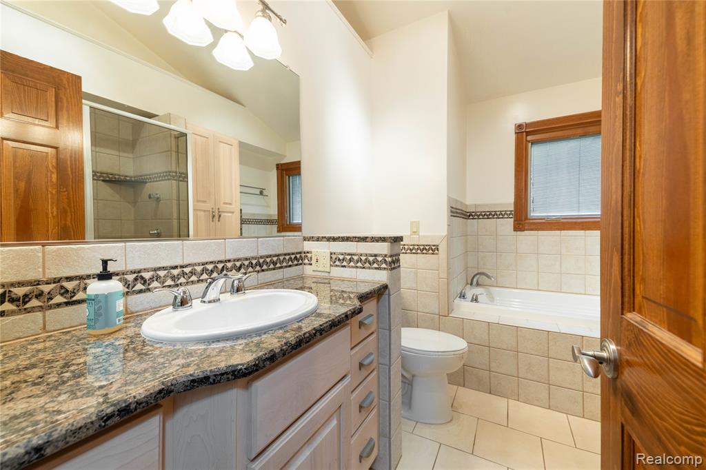 21819 Meridian Road, Grosse Ile, MI 48138 — Photo 12