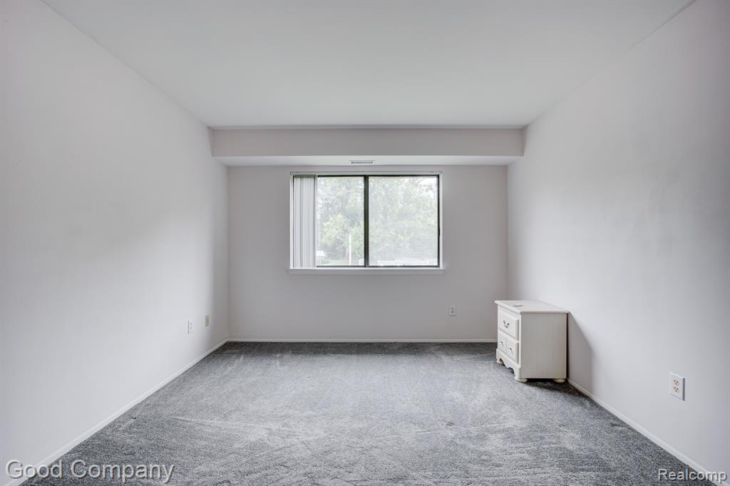 30056 W 12 MILE Road, 79, Farmington Hills, MI 48334 — Photo 22
