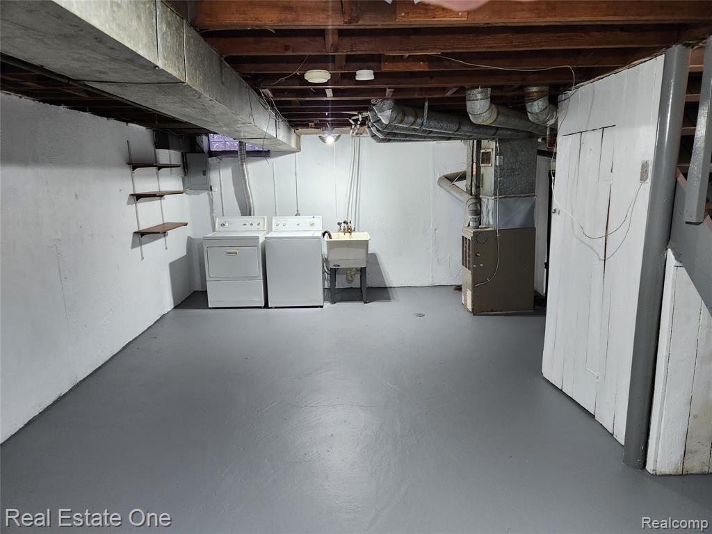 8741 W 9 Mile Road, Oak Park, MI 48237 — Photo 19