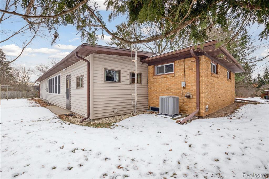 310 TAYLOR Lane, Chelsea, MI 48118 — Photo 43