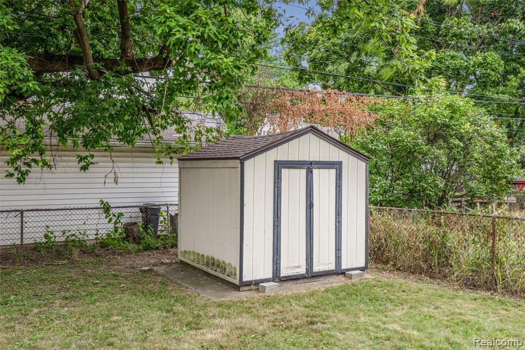 912 N Edison Avenue, Royal Oak, MI 48067 — Photo 23