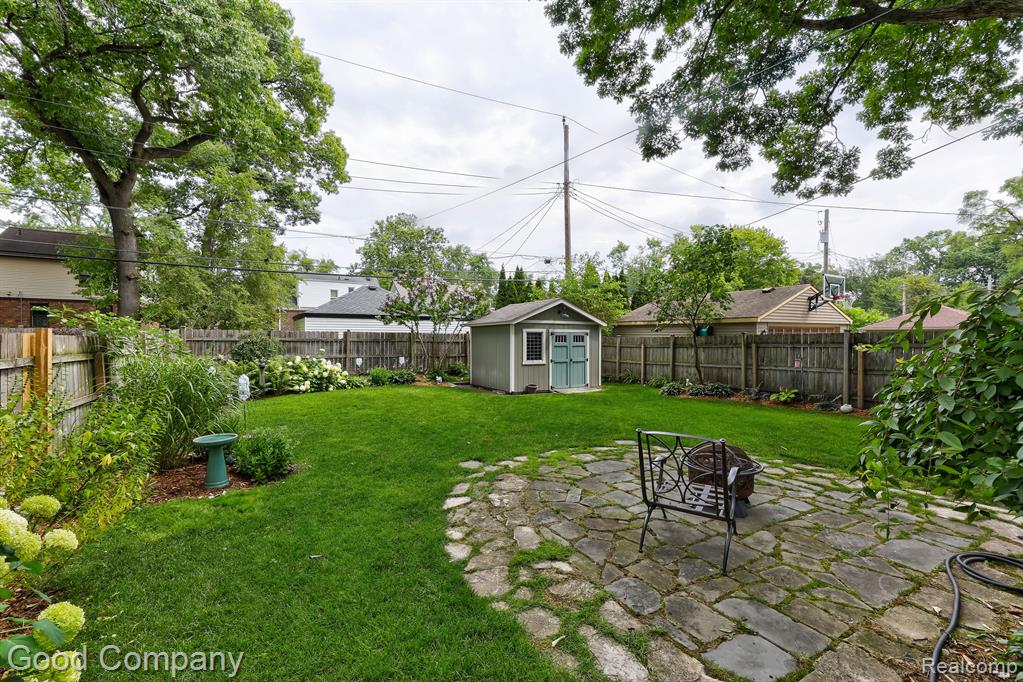 714 W HAZELHURST Street, Ferndale, MI 48220 — Photo 35