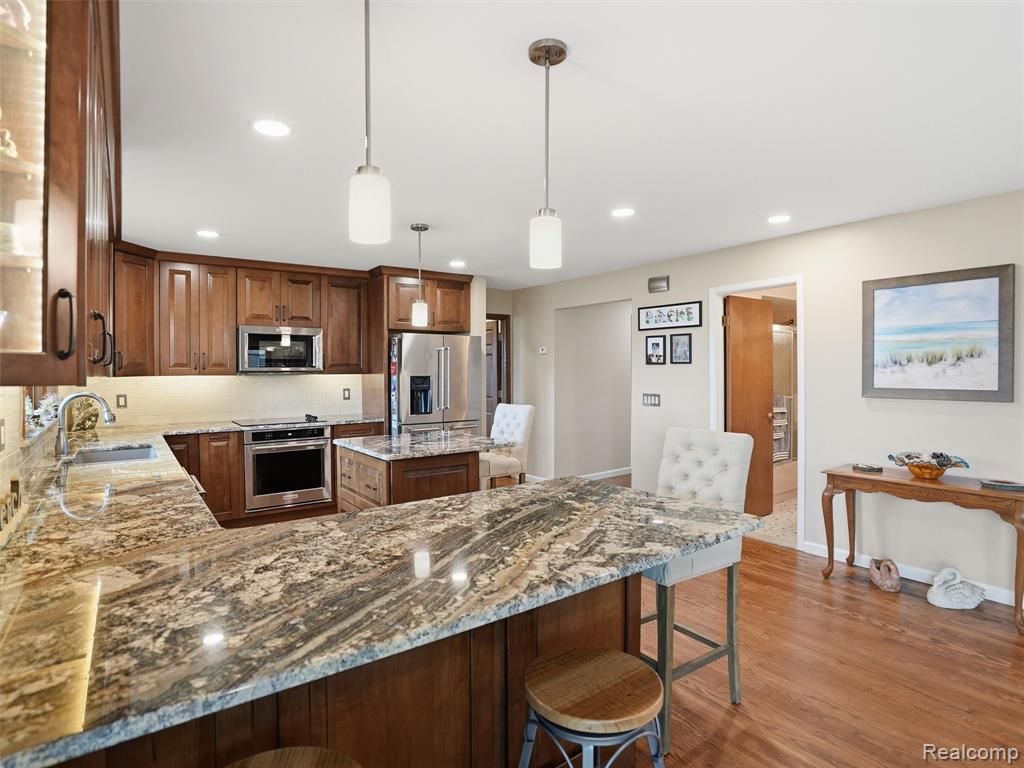 32160 S River Road, Harrison Township, MI — Photo 12