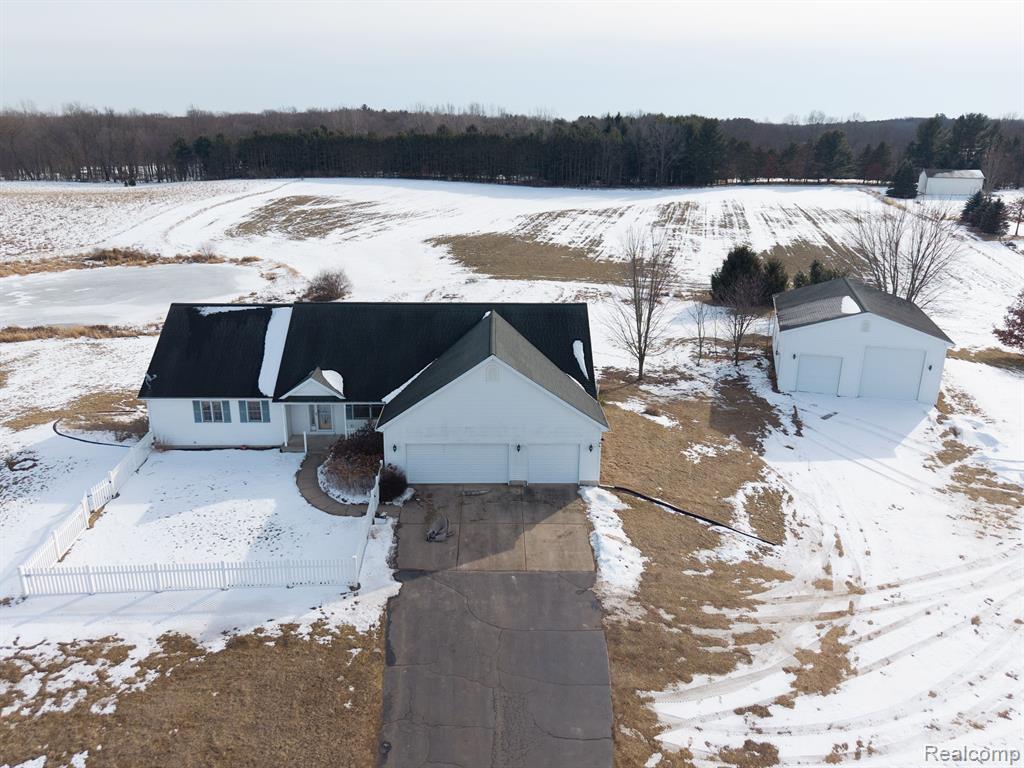 1052 E DEXTER Trail, Dansville, MI 48819 — Photo 2