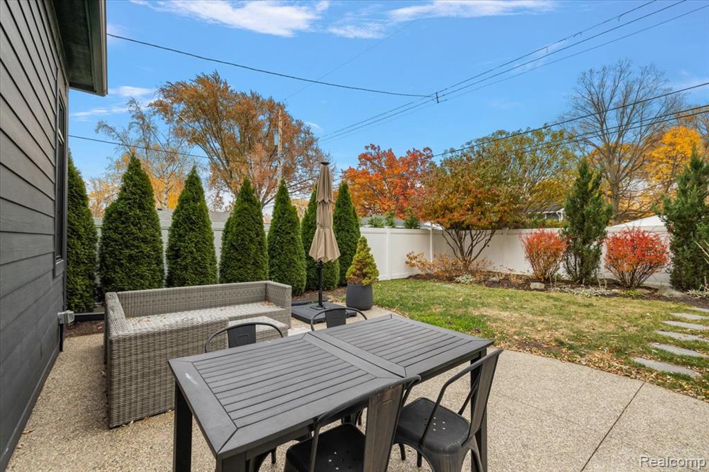 606 Golf Avenue, Royal Oak, MI 48073 — Photo 8