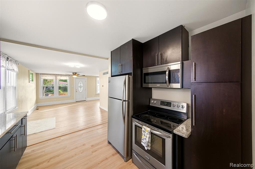 7335 Gronow, Center Line, MI 48015 — Photo 14