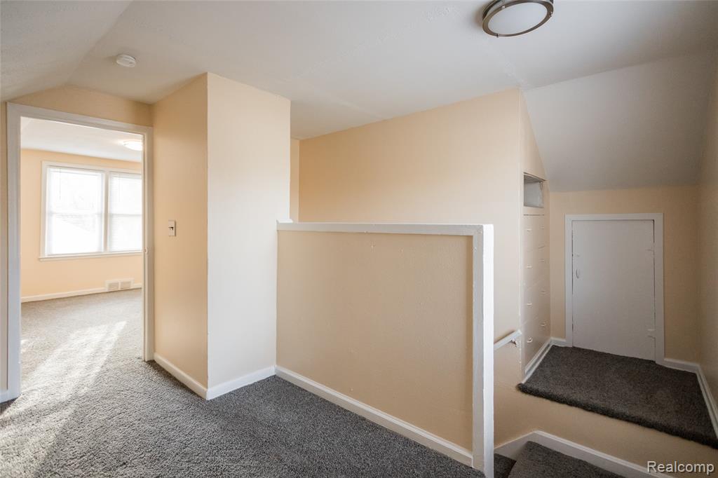 19100 Kingsville Street, Harper Woods, MI 48225 — Photo 11