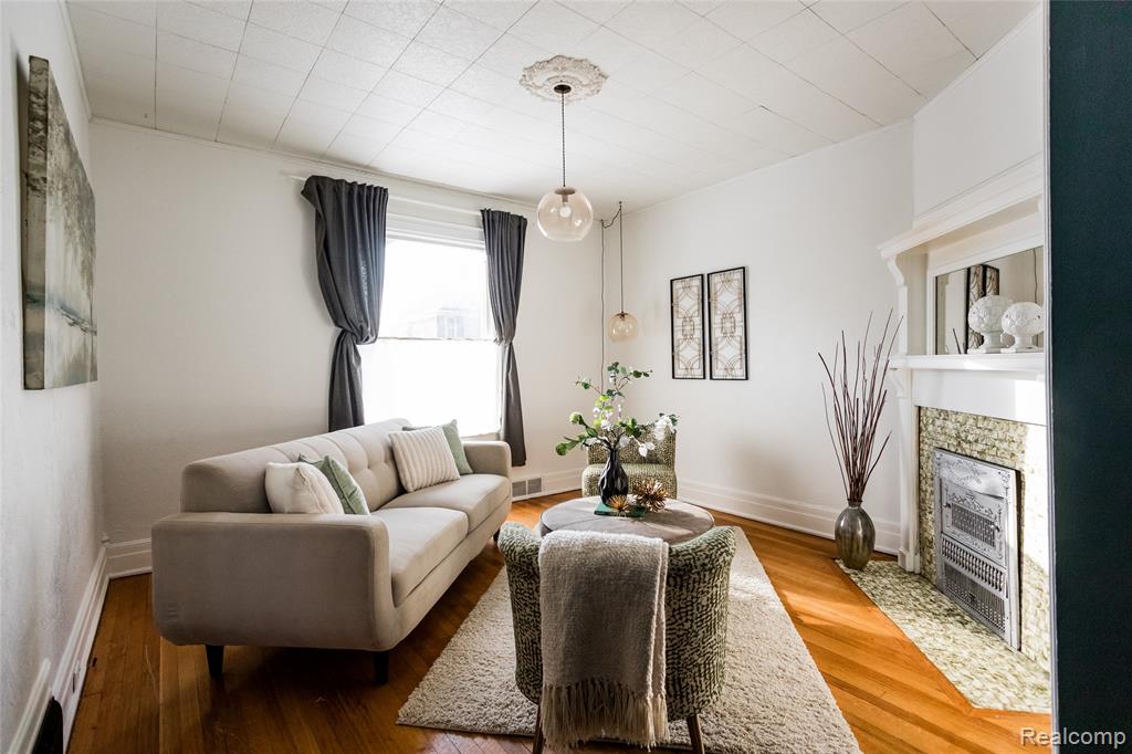708 W Euclid Street, Detroit, MI 48202 — Photo 2