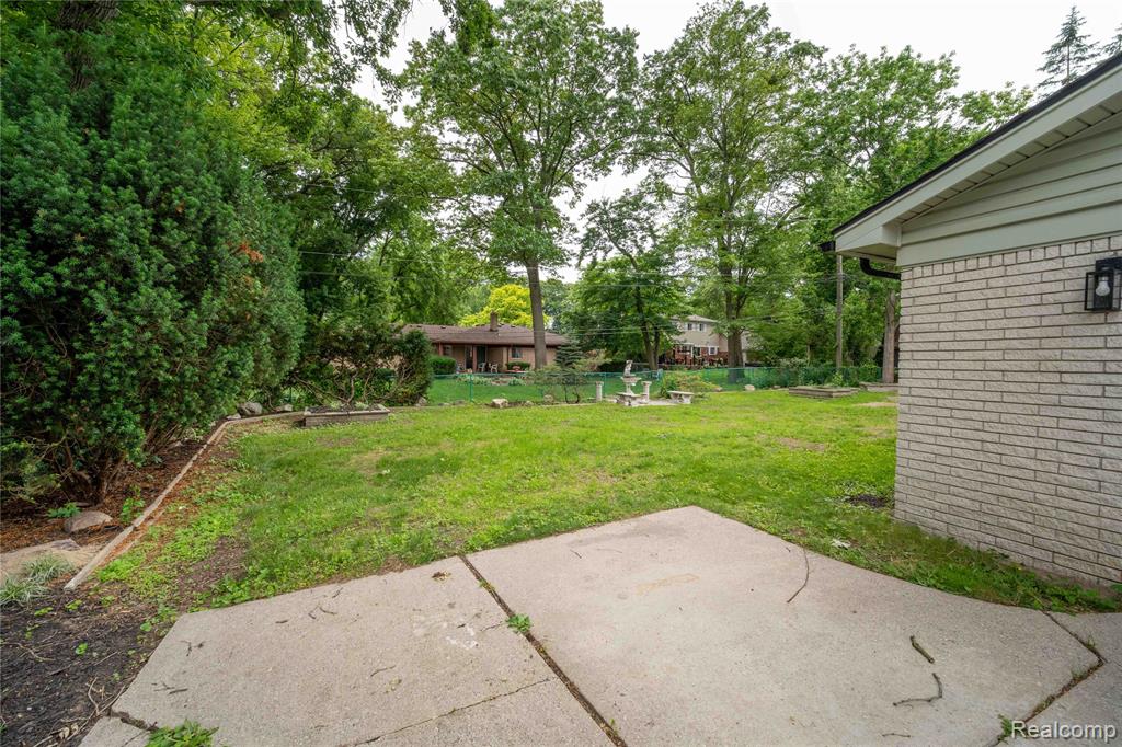 6742 Canterbury Court, Shelby Twp, MI 48316 — Photo 37