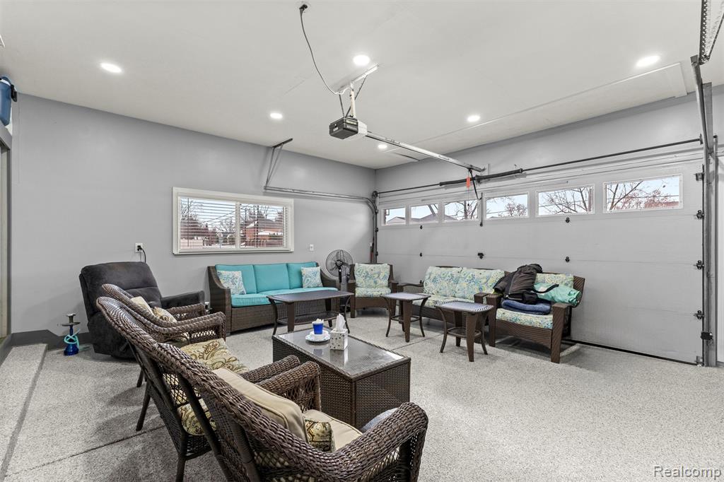 26611 Cecile Street, Dearborn Heights, MI 48127 — Photo 42