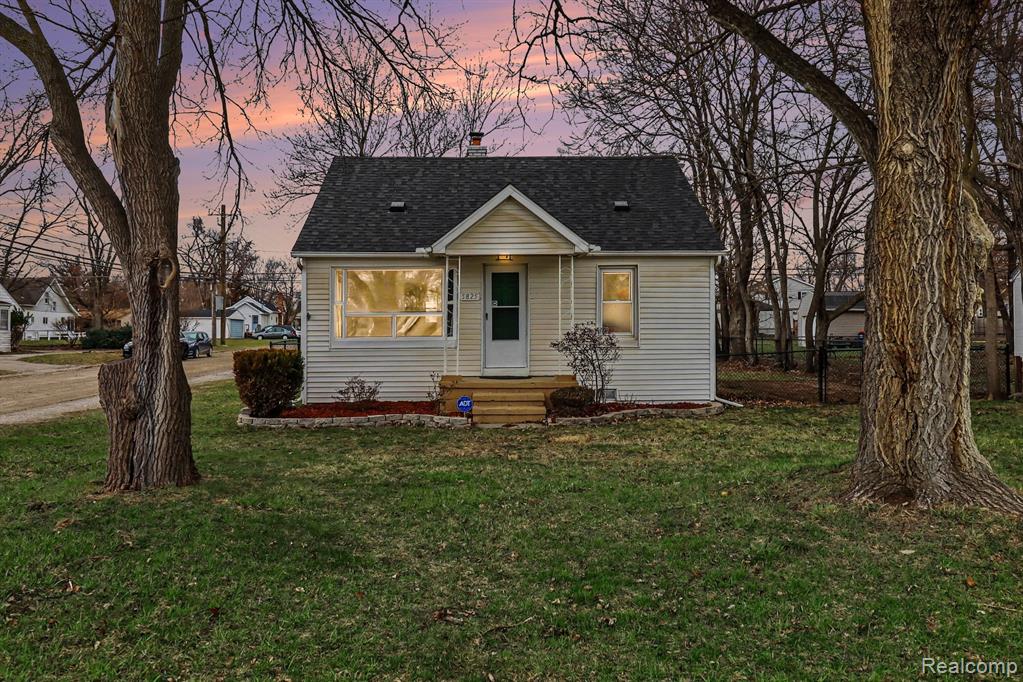 5825 N Newburgh Road, Westland, MI — front exterior