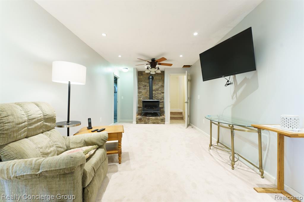 10065 REDHAWK, Perry, MI 48872 — Photo 18