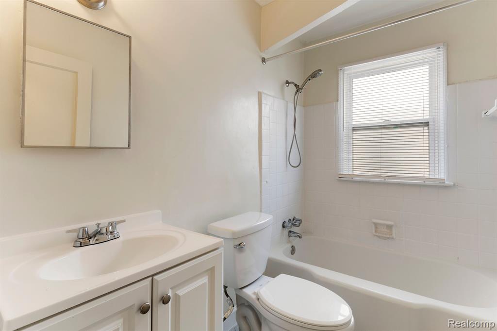 3112 S BASSETT Street, Detroit, MI 48217 — Photo 19