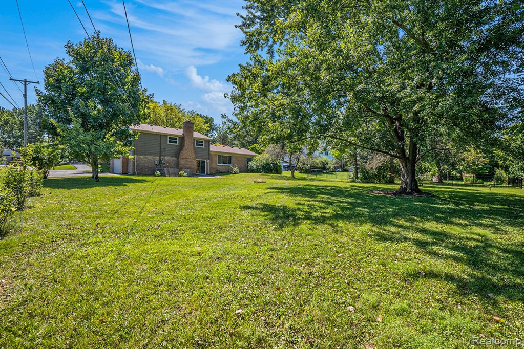 4516 Kevin Court, West Bloomfield, MI — Photo 41