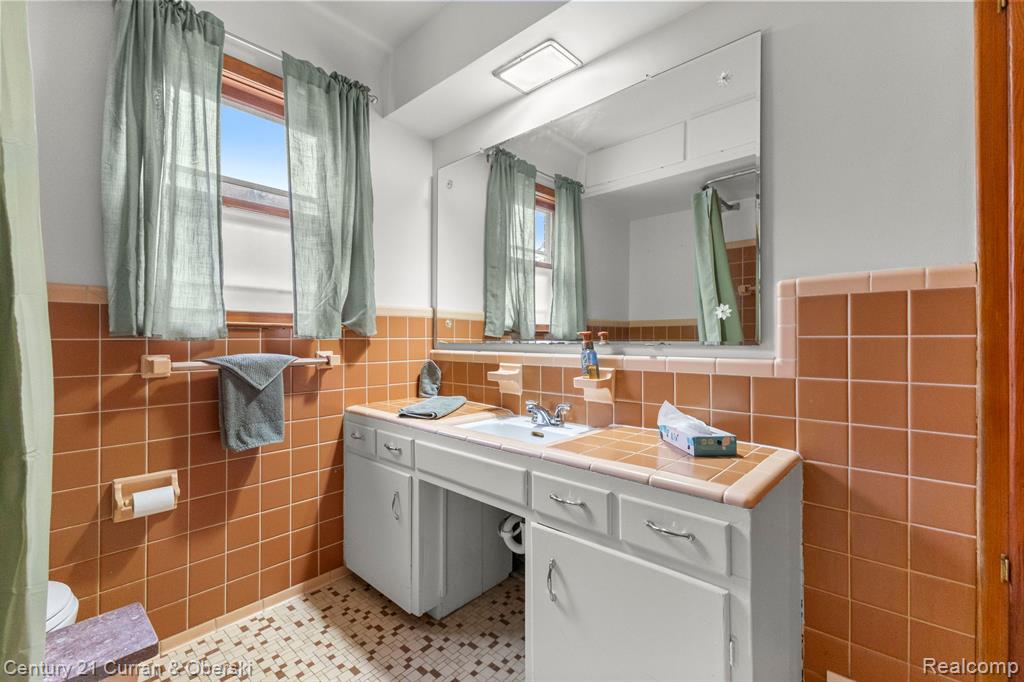 8464 Becker Avenue, Allen Park, MI 48101 — Photo 10