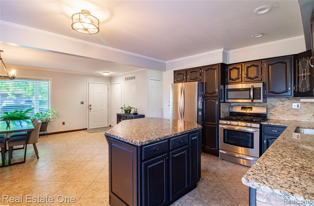 4300 Connie Drive, Sterling Heights, MI 48310 — Photo 6
