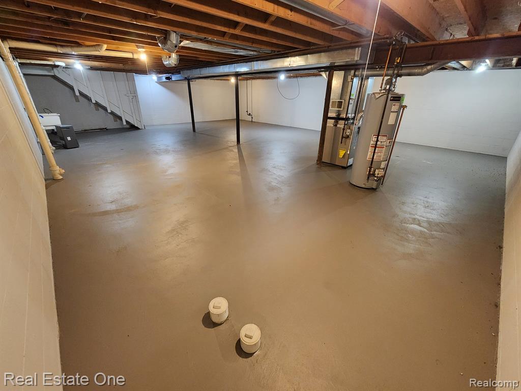 700 W GARDENIA Avenue, Madison Heights, MI 48071 — Photo 29