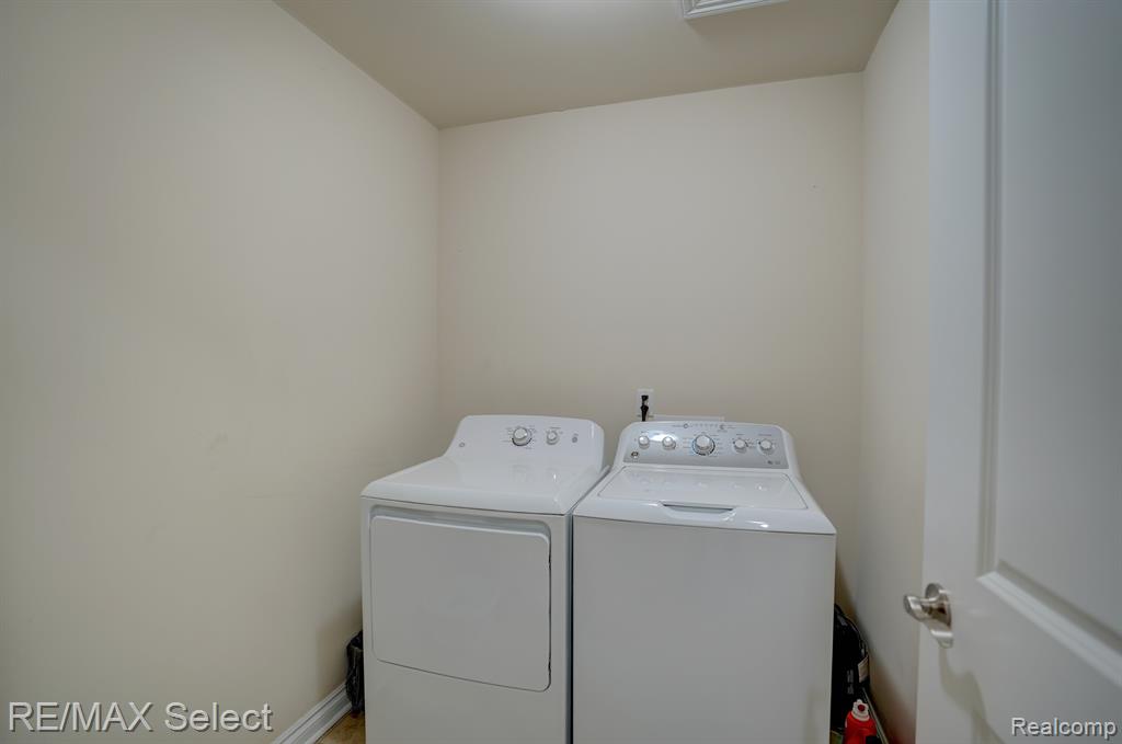 4062 OAK Street, Grand Blanc, MI 48439 — Photo 39