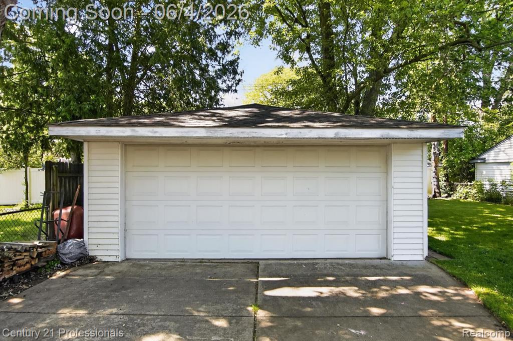 31772 Folkstone Drive, Farmington, MI 48336 — Photo 38