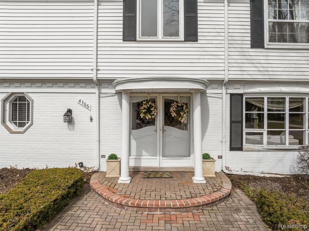 4366 Ardmore Drive, Bloomfield Hills, MI 48302 — Photo 2