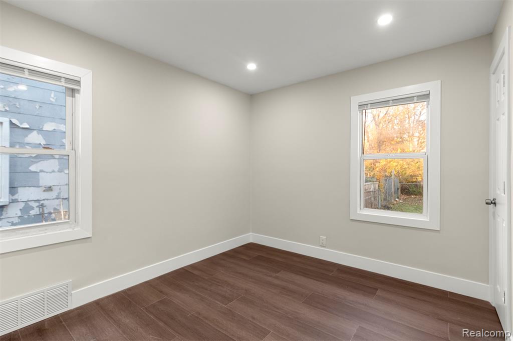 8900 Asbury Park, Detroit, MI 48228 — Photo 11