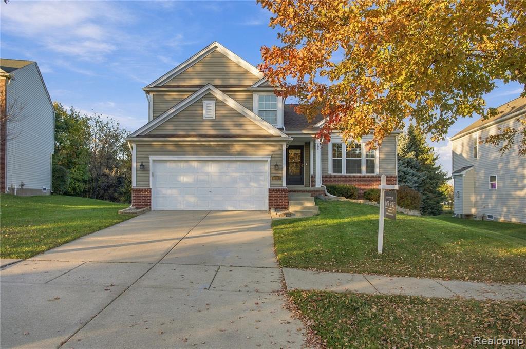 866 Canyon Creek Drive, Holly, MI 48442
