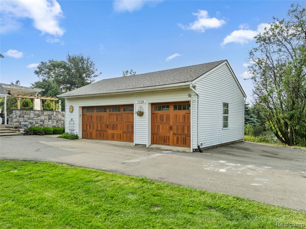 7739 Clyde Road, Fenton, MI 48430 — Photo 86