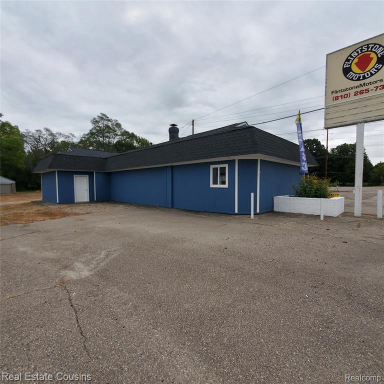 4235 Fenton Road S, Burton, MI 48529 — Photo 3