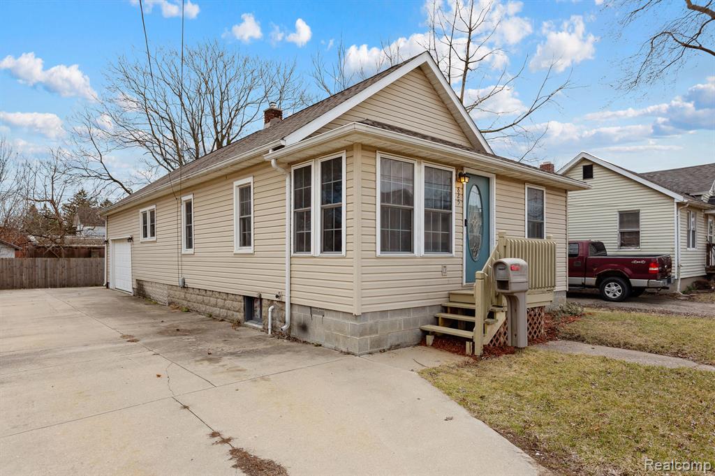 825 BACON Street, Monroe, MI 48161 — Photo 2