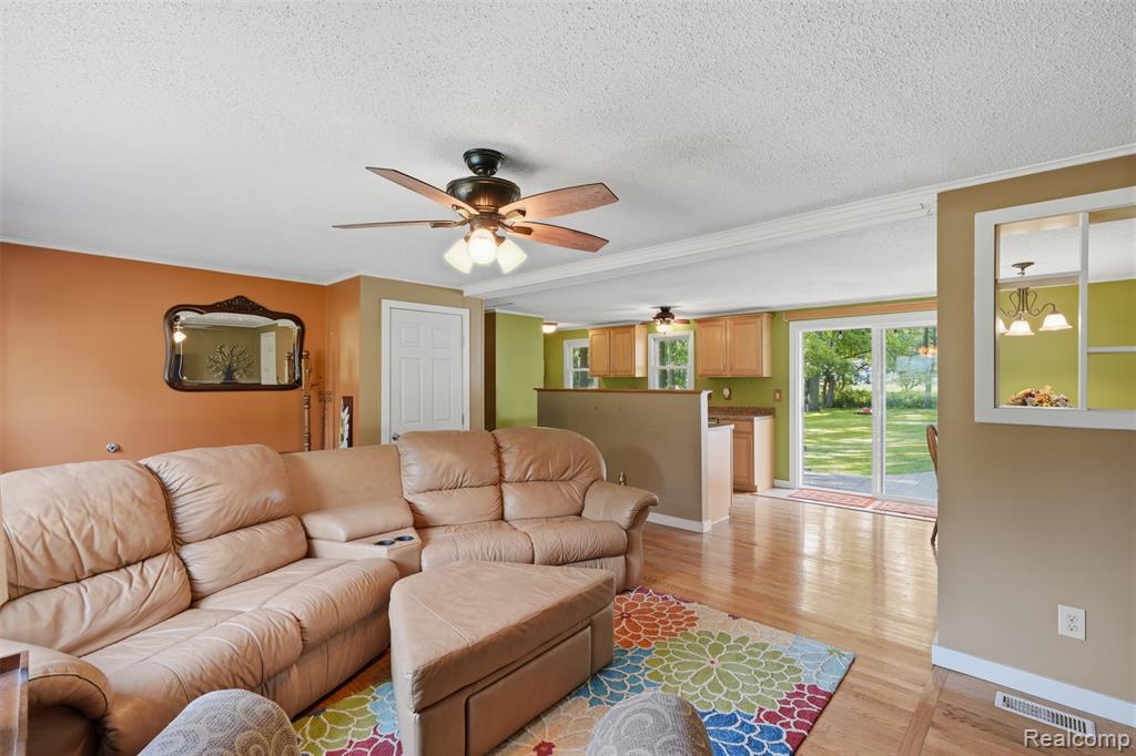 608 Snyder Road, Highland, MI — Photo 4
