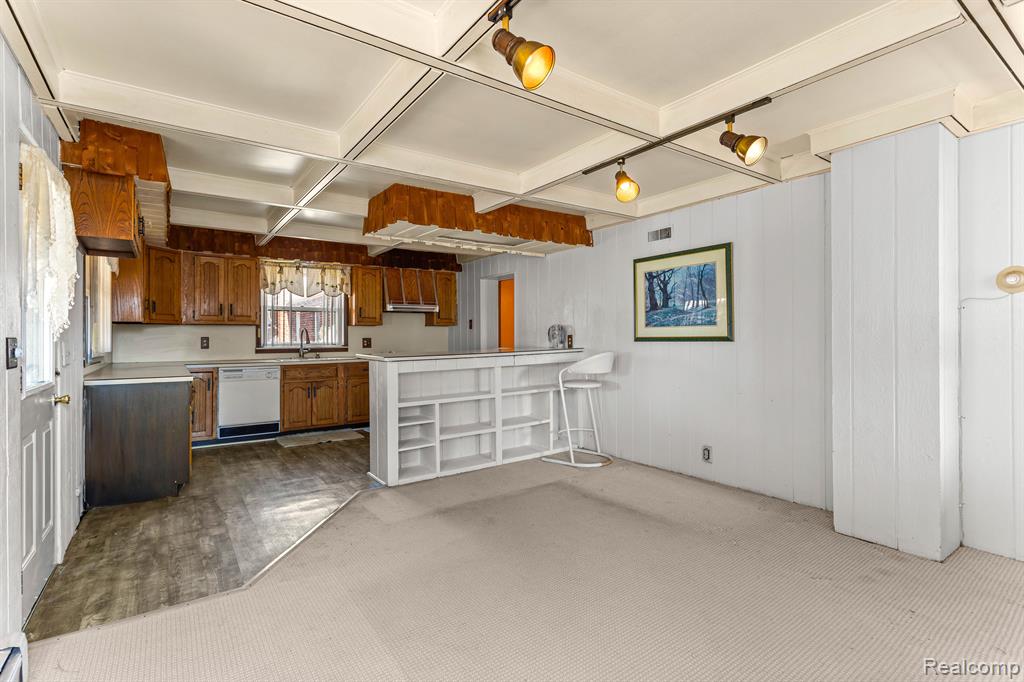 6364 BUCKINGHAM Avenue, Allen Park, MI 48101 — Photo 10