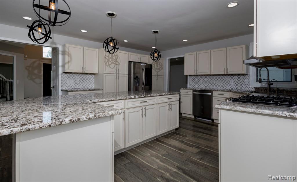 43211 Coralbean Ct Court, Sterling Heights, MI 48314 — Photo 9