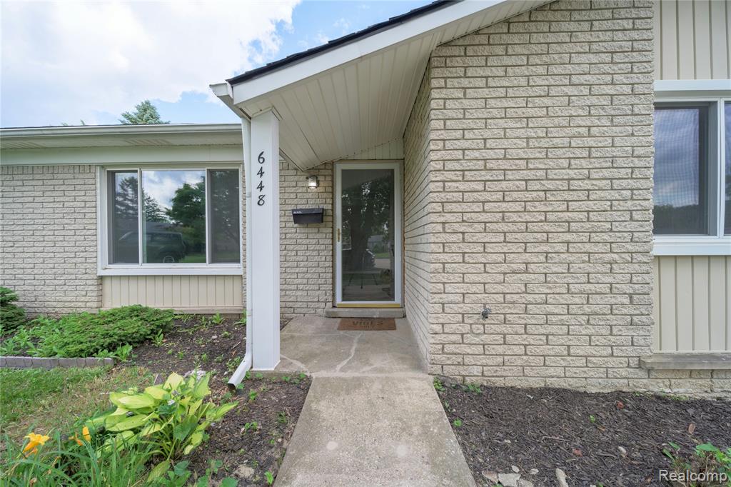 6448 Hunter Court, Westland, MI — Photo 2