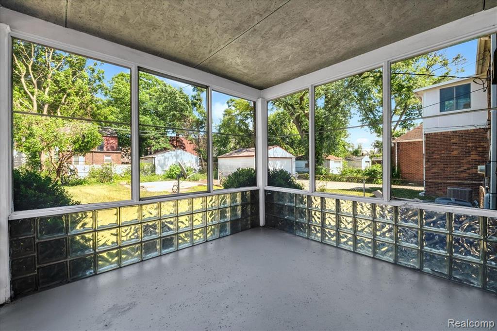 19156 Greenlawn Street, Detroit, MI 48221 — Photo 9