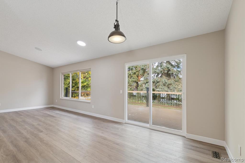 634 Lockport Road, Rochester Hills, MI 48307 — Photo 19
