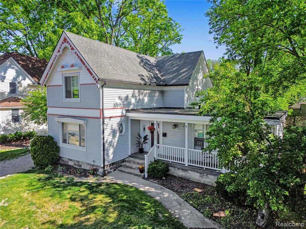 33614 Grand River Avenue, Farmington, MI 48335