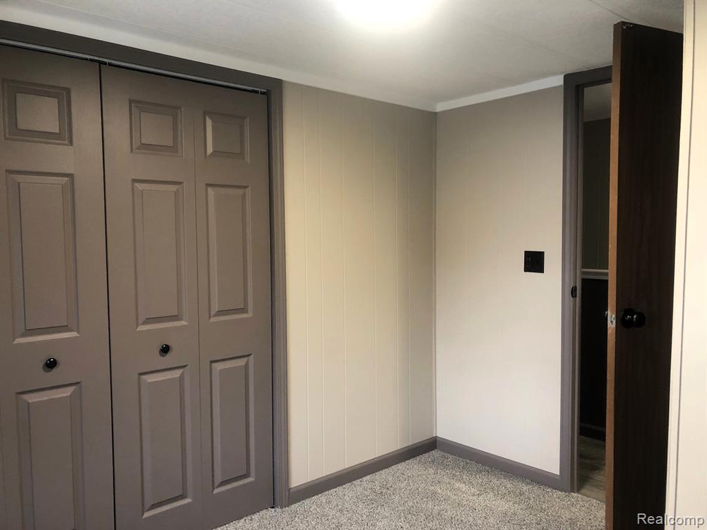 612 Holly Court, Jonesville, MI 49250 — Photo 11