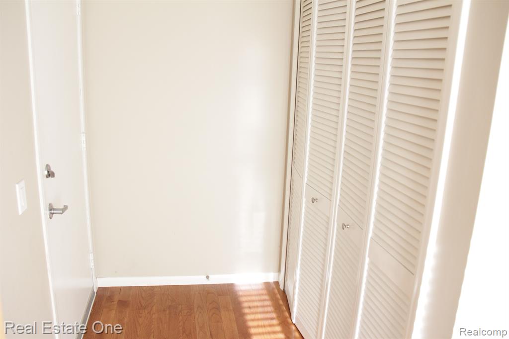 6427 RICHARD Run, West Bloomfield, MI — Photo 18