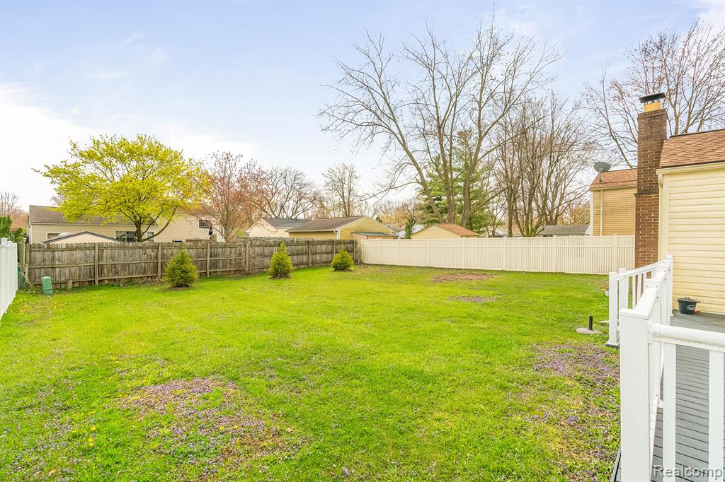 5745 NEW MEADOW Drive, Ypsilanti, MI 48197 — Photo 9